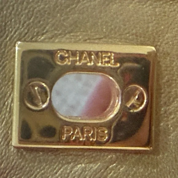 CHANEL Gold Quilted Crossbody Bag with Chain - Picture 5 of 12